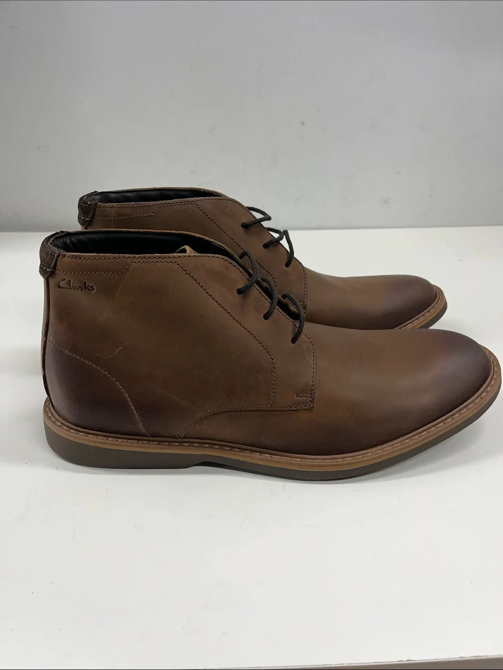 New Clarks Atticus Mid Lace Up Chukka Brown Leather Boot Men's Size 12